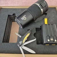 پاور بانک و چاقو جمع شو و ماگ