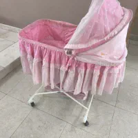 گهواره یا تخت کنار مادر