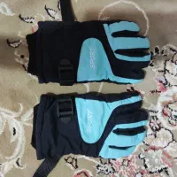 یه جفت دستکش تازه