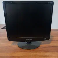 مانیتور ۱۷ اینچ