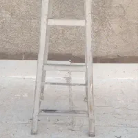 چهارپایه فلزی
