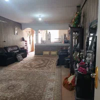 110مترطبقه دوم یک خواب 20مترحیاط توس33کشف