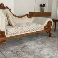 مبل پذیرایی۷ نفره ومیزغذاخوری۸نفره سه عدد میزعسلی