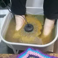 حجامت و بادکش و سم زدایی و یون تراپی با دستگاه