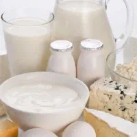 شیرماست.رشته.تخم مرغ.رب.نان شیرین محلی
