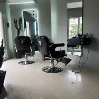 کرایه صندلی آرایشگر