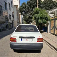پراید سفید مدل ۸۲