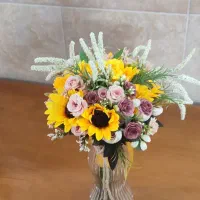گل و گلدان شیشه ای