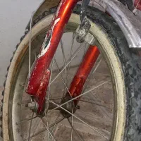 دوچرخه قرمز
