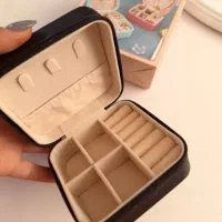 جعبه جواهرات چرمی
