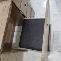 میز با صندلی چرخ خیاطی
