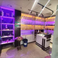 به یک فروشنده عطر نیازمندیم