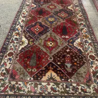 تعدای فرش دستباف کادویی