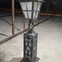 چراغ کلاهک دار پایه دار حیاطی آکبند