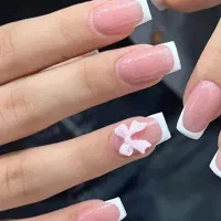 تخفیف ویژه آموزش خدمات کاشت و ترمیم ناخن مفتح ۹