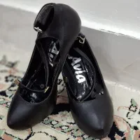 ۲ جفت کفش پاشنه بلند