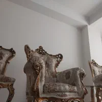 یک ست مبلمان ۷ نفره بهمراه غذاخوری ۴نفره