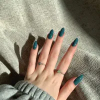 مدل کاشت ناخن جهت تکمیل نمونه کار