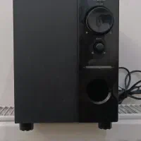 اسپیکر روی میز