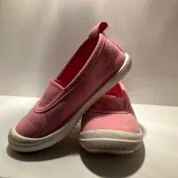 ۲ جفت کفش بچگانه (برند H&M و سالیان)