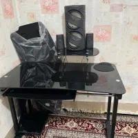 میز کامپیوتر شیشه ای