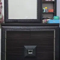 میز آرایش و ۴ کشاب