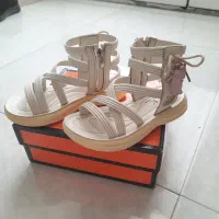 کفش|کیف، کفش، کمربند|طبس, |دیوار