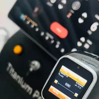 اولین دستگاه لیزر ۲۰۲۶درهزمزگان  آف ویژه