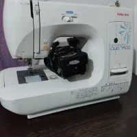 چرخ خیاطی به همراه میز