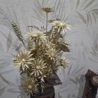 گلدان چوبی با گلهایی از جنس لمه