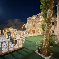 ۲نفر برای کار درباغ تالار