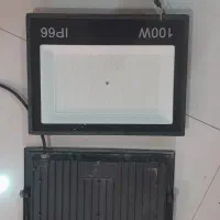 پروژکتور ۱۰۰ وات