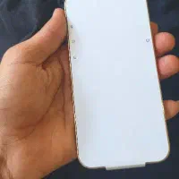 آیفون.