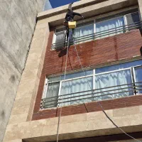 کاردرارتفاع بدون داربست کار در ارتفاع شستشو