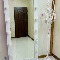 آینه هالیوودی شانزده لامپی جنس ام دی اف چرخ دار