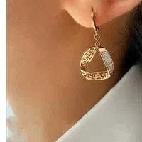 گوشواره ژوپینگ طرح ورساچه رنگ ثابت