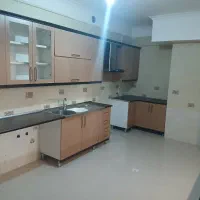 طبقه دوم ۱۷۰متری ۳ خواب جمهوری/شرق