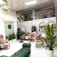 دعوت به همکاری در سالن زیبایی