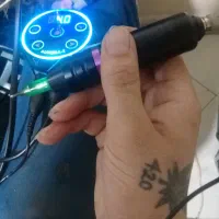 دستگاه تتو خیلی تمیزبا سوزن