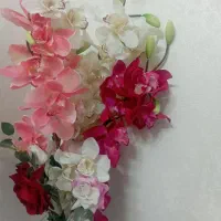 گلدان وگل مصنوعی
