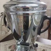 یک عدد سماور برقی و یک عدد غذاساز برقی،