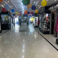 فروشنده خانم