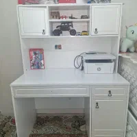 میز تحریر سالم