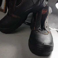 کفش کار جلو آهنی