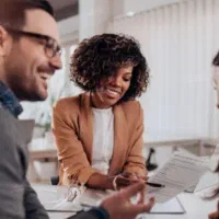 منشی مشاور درآمدبالای ۴۰ تا ۱۰۰میلیون تجربه کن