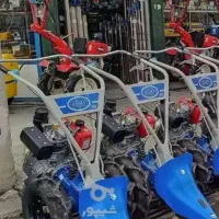 دروکردن گیاه با دستگاه دروگر وشخم زدن زمین کشاورز