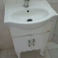 آینه و روشویی کابینتی