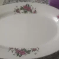 تعدادی ظرف و ظروف تمیز