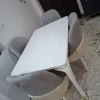 میز ناهار خوری تمیز و نو