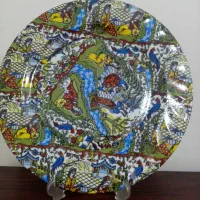 بشقاب گل مرغی ژاپن و مادر و فرزند فرانسوی